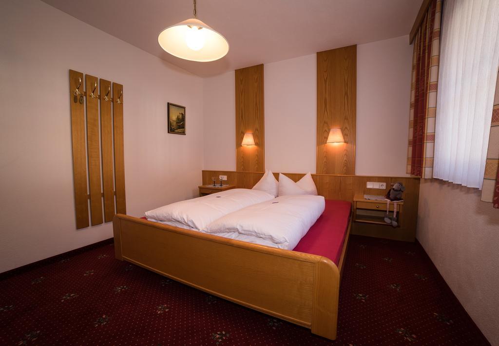 Alberts Bellevue Appartements Nauders Rom bilde